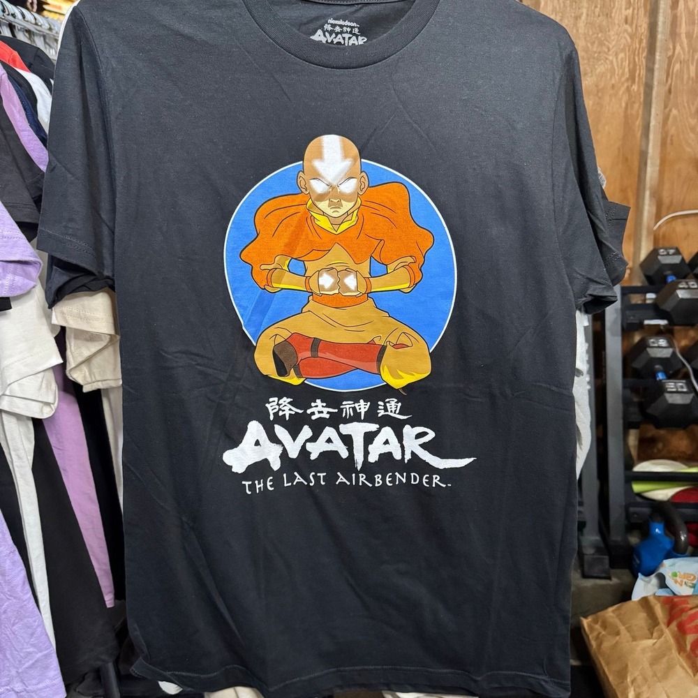 Avatar NWOT size medium